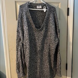 Old Navy Women's Navy Marled V-Neck Sweater